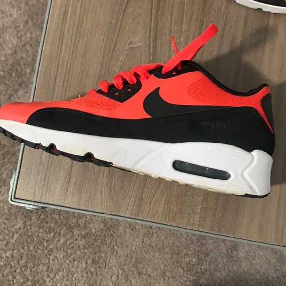 Limited Edition Nike Air Max 90 - Picture 3 of 3